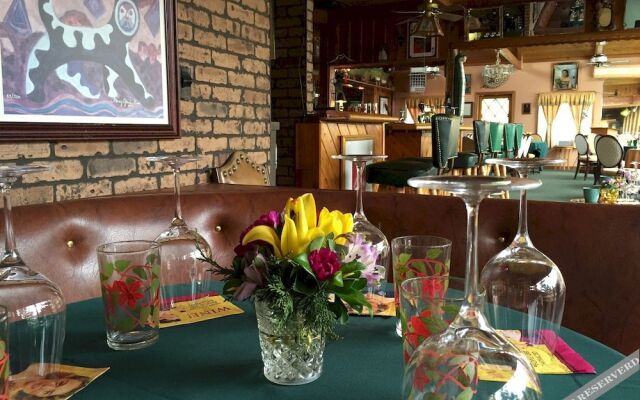 Piazza's Pine Cone Inn