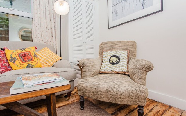 Beautiful 2 Bedroom Garden Apartment