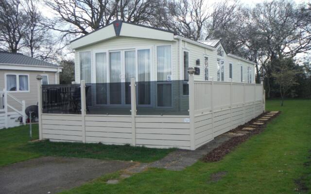 4 Berth Luxury Mini Lodge