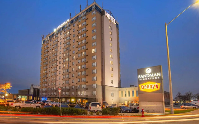Stage West All-Suite Hotel & Theatre Restaurant