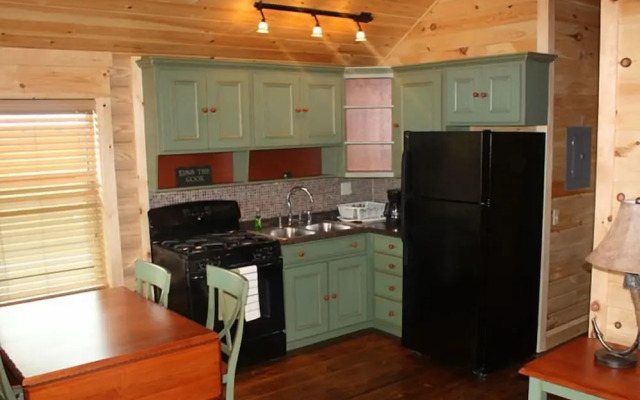 Lake Parlin Lodge & Cabins