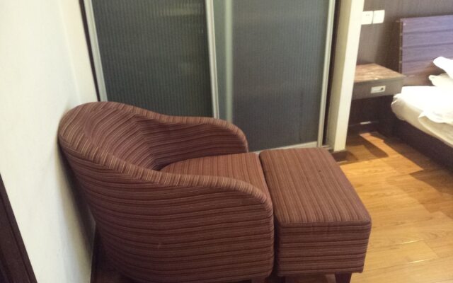 Jiarong Apartment Hotel