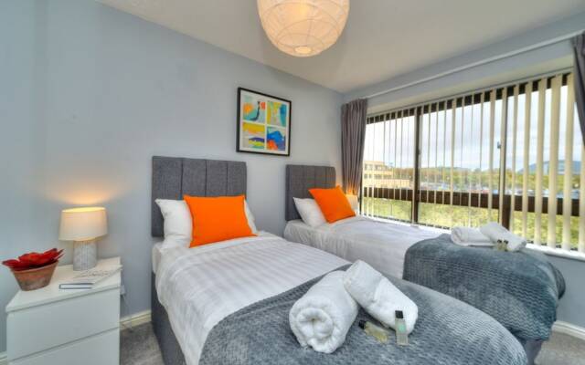 Xscape View Apartment With Balcony