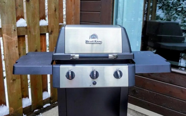 4 Mile Creek Cabin (Creekside)