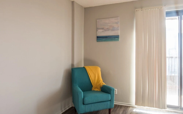 FRONTDESK The Churchill Apts Downtown Minneapolis