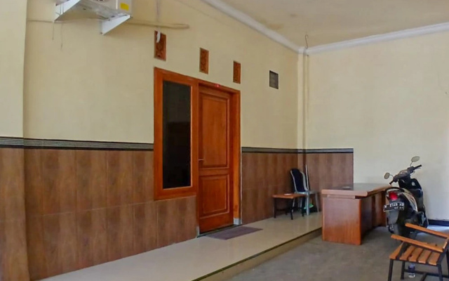 RedDoorz @ Dien Homestay Syariah Alun-alun Pasuruan – Lobby – Pasuruan