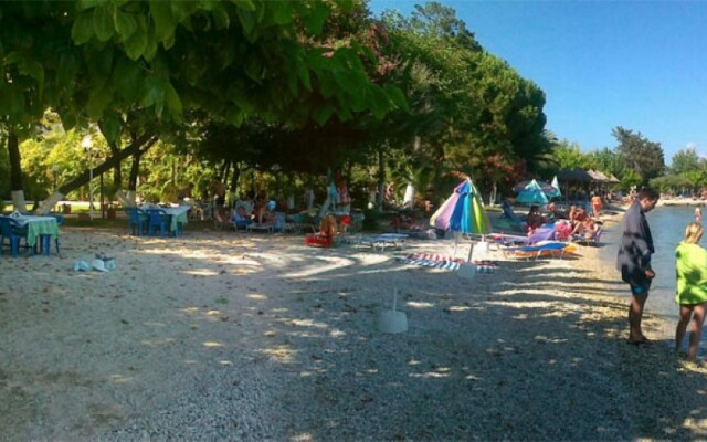 Avra Beach Hotel