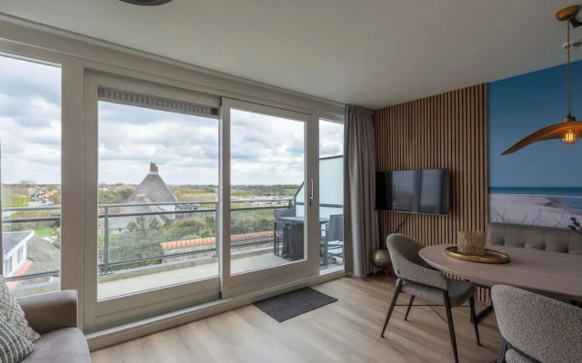 Cozy Apartment Near Beach