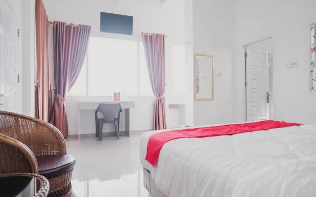 Rose Garden by RedDoorz