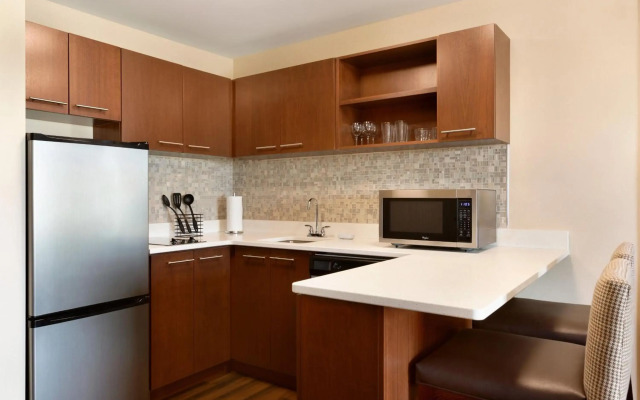Four Points by Sheraton Fargo Medical Center