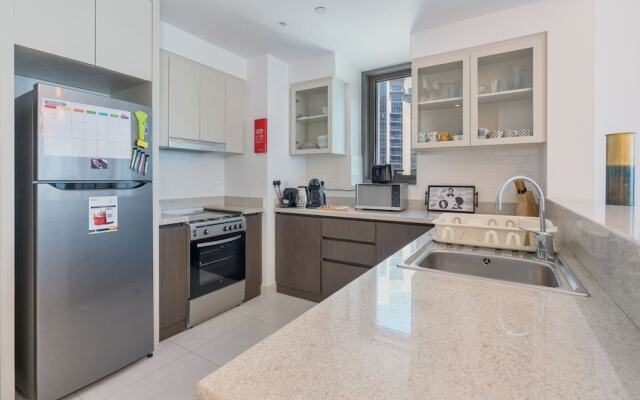 New! Luxurious Living Dubai Creek Balcony & View