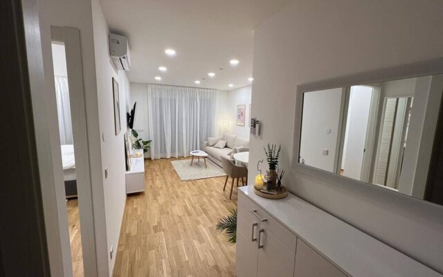 Apartment Borovje-river View 4 Stars