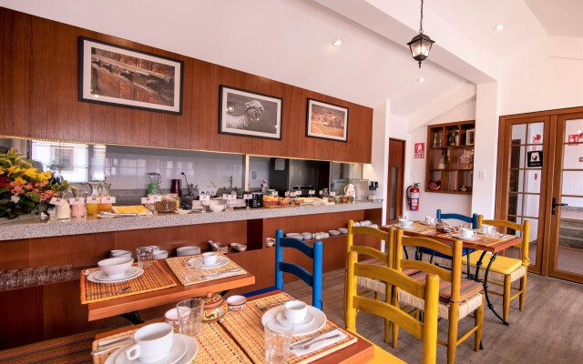 Atoq San Blas Hotel