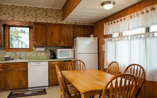 The Tides 4 Br home by RedAwning