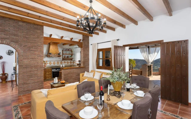 Villa Flores At Home