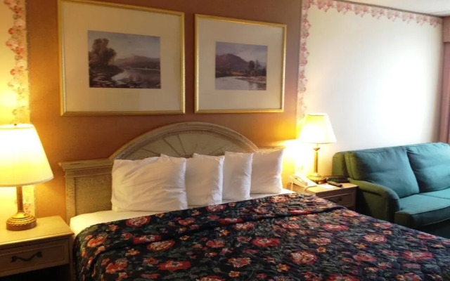 Fairbridge Hotel Cleveland East