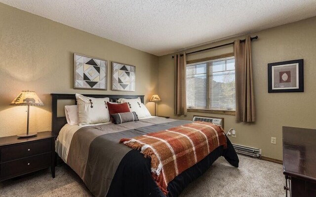 Phoenix 118 4 Bedroom Townhouse by RedAwning