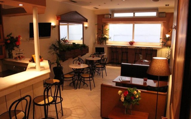 Отель Achillion 