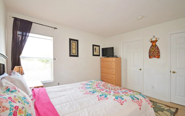 Hampton Lakes 215449