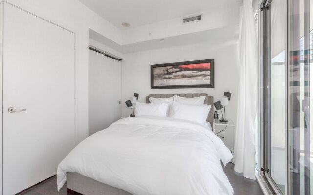 Noel Suites- Peter and Richmond St West