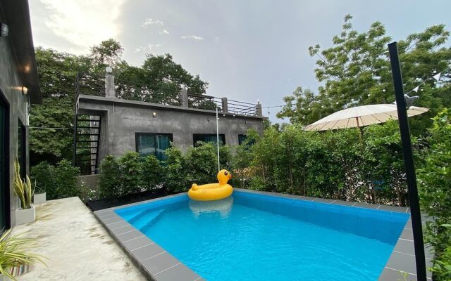 Rayong Pool Villa & Camping