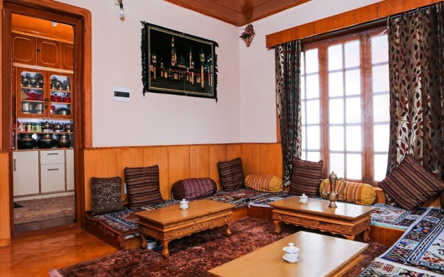 OYO 37004 City Heart Guest House