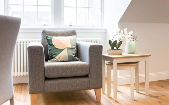 Quiet City Centre Spacious Apartment