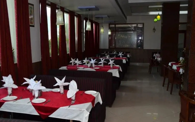 Hotel Shine 72