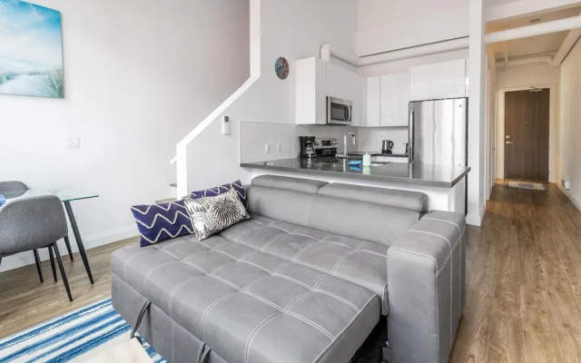 2BR 2 Storey Loft Free Parking Gym