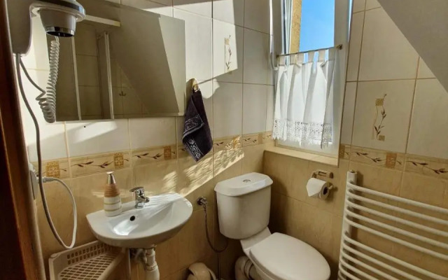 Pokoje i Apartamenty Regionalny Styl ul Króle 1a Zakopane