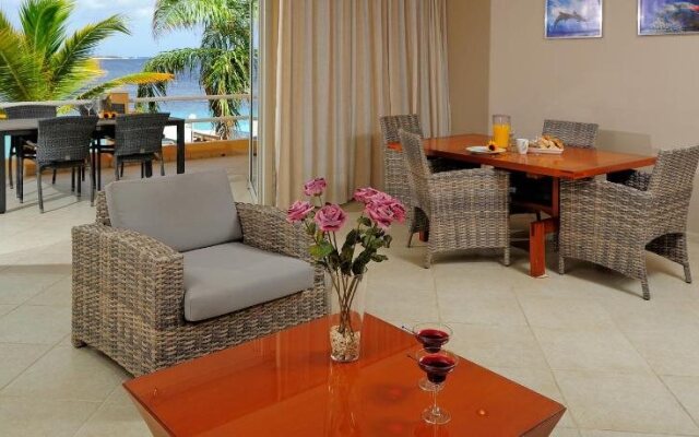 Den Laman Condominiums