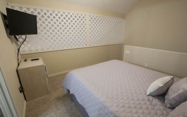 Reel'em Inn 2 Bedroom Condo by Redawning