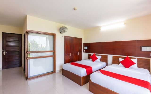 OYO 416 Giao Thông Hotel