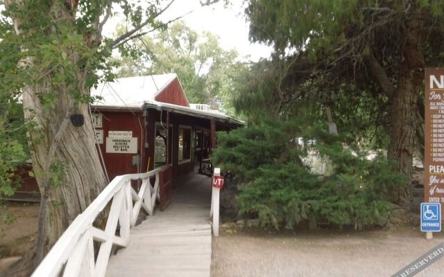 Bonnie Springs Ranch Motel