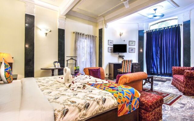 FabHotel Sugan Niwas Palace Bani Park