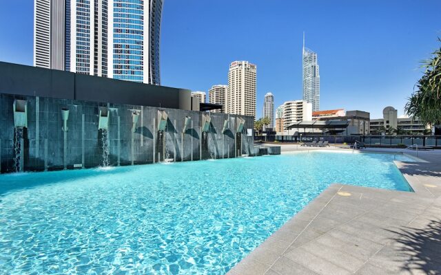 Circle on Cavill - Private Apartments