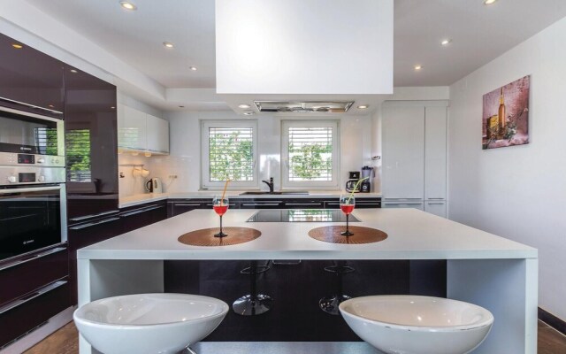 Nice Home in Crikvenica With Sauna, Wifi and 5 Bedrooms