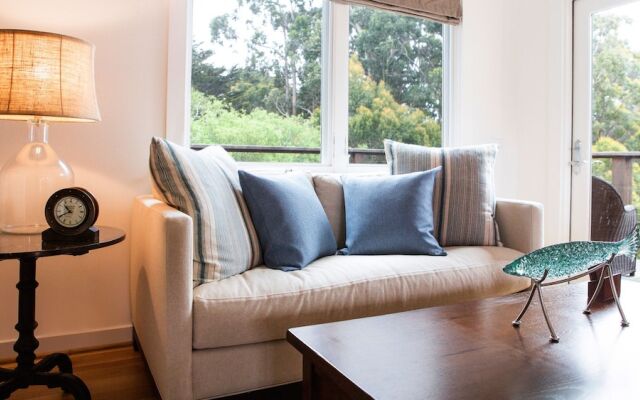 The Harbor House Inn