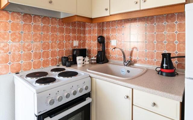 Yellow Fresh Apartment 2