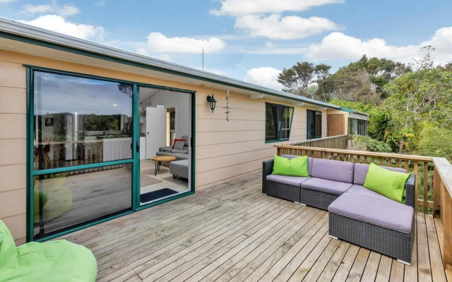 Lofty Te Haumi - Paihia Holiday Home