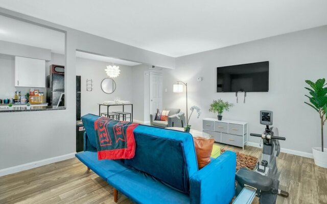 Upgraded Historic Apartment – Pearl Neighbor, Parking And Bikes!