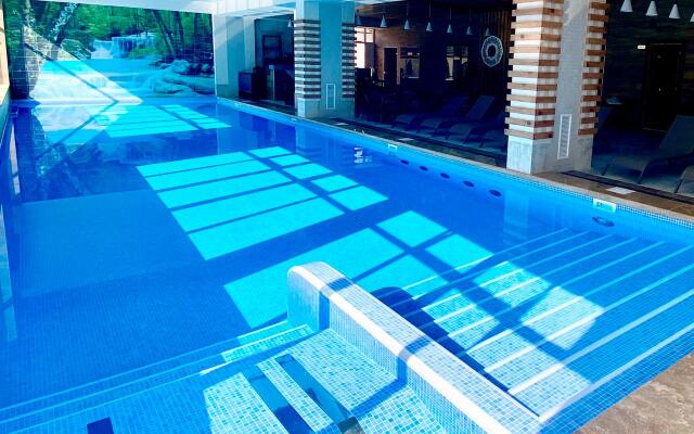 Priboy Grand Hotel and Spa