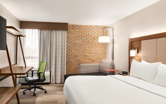 Holiday Inn Express San Antonio-Airport by IHG