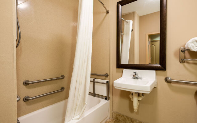 Comfort Suites Oil Center