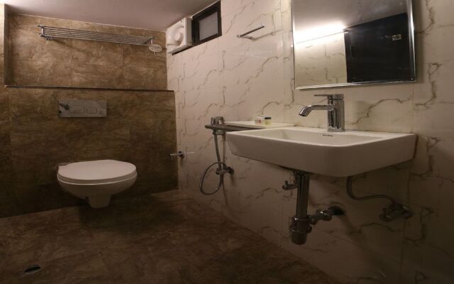 OYO 16536 Hotel Vasko