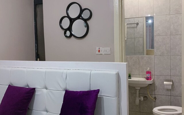 Lux Suites Royal Suburbs Apartments