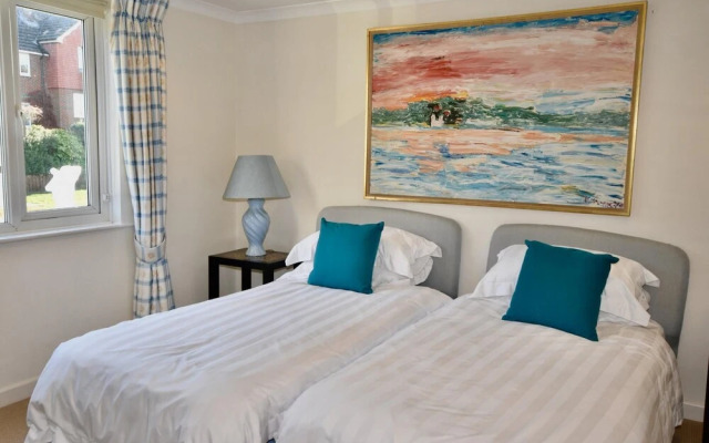 1 Kings Close a Superb Coastal Retreat