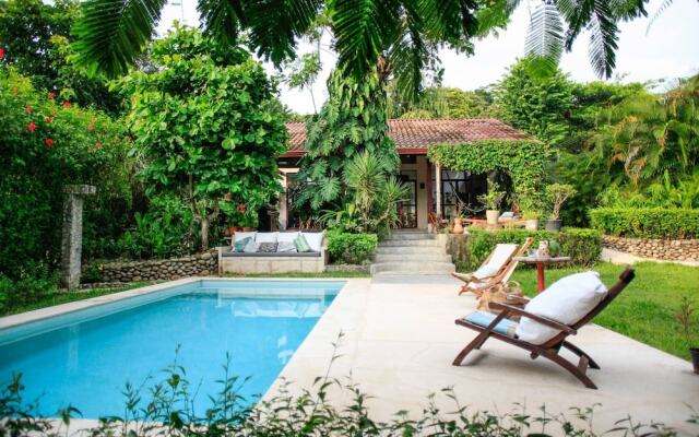 La Pergola, Unique Traditional Villa With Pool