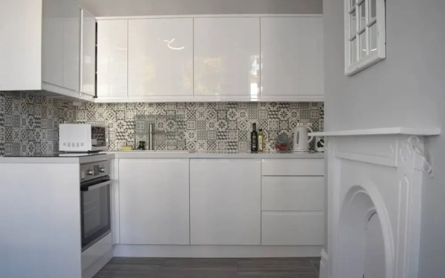 Contemporary 2 Bedroom Flat in Brighton