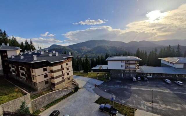 Stunning Mtn View 1-bed Ski Apt in Pamporovo